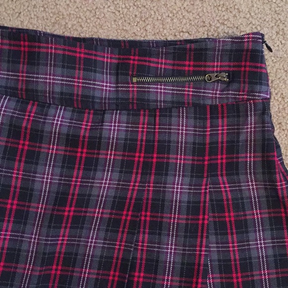 SOLD‼️ Plaid pleated skirt sz 4 - Picture 2 of 7